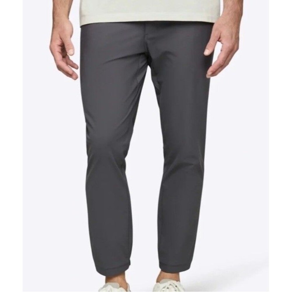 Cuts AO Jogger Mens Medium Charcoal Gray Tapered Performance Athleisure Pants